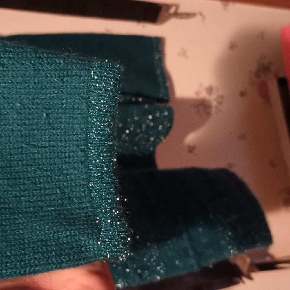 Sweater - Picture 2 of 4